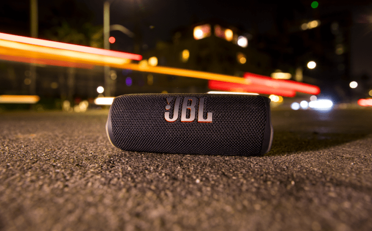 JBL Flip 6 Bluetooth Speaker