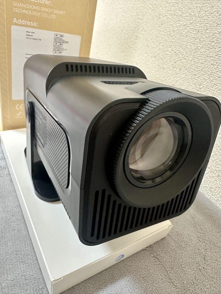 Magcubic HY320 Projector front view